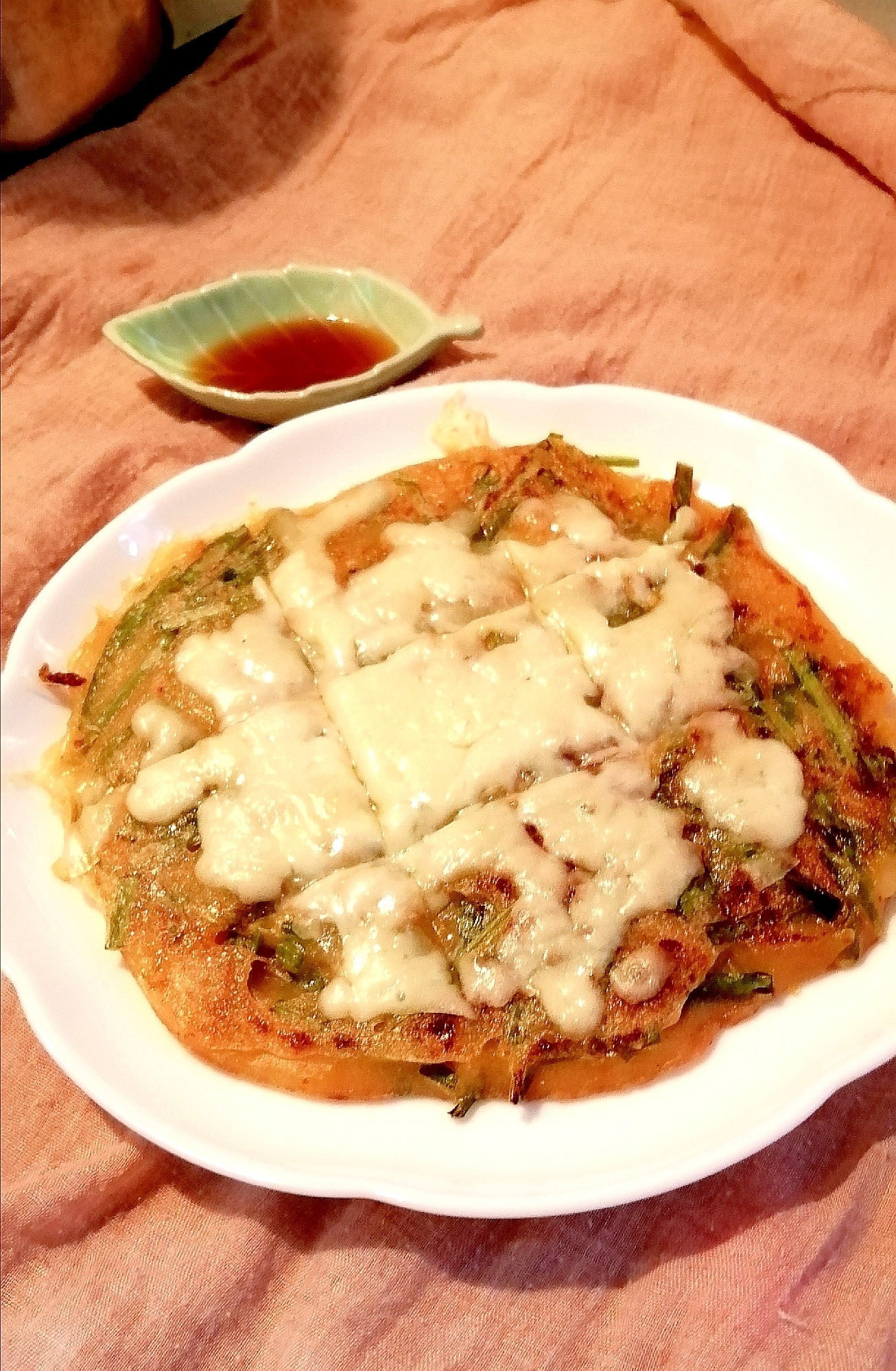 豆腐と片栗粉のモチモチ低糖質チヂミ♪キムチチーズ味