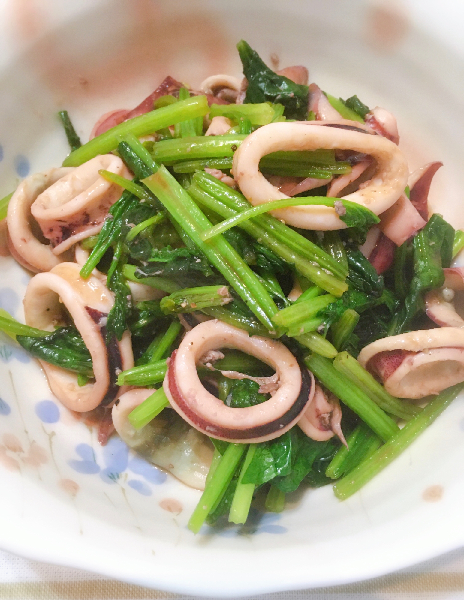 ほうれん草とイカのオイスターソース炒め レシピ 作り方 By ヤスのり子 楽天レシピ