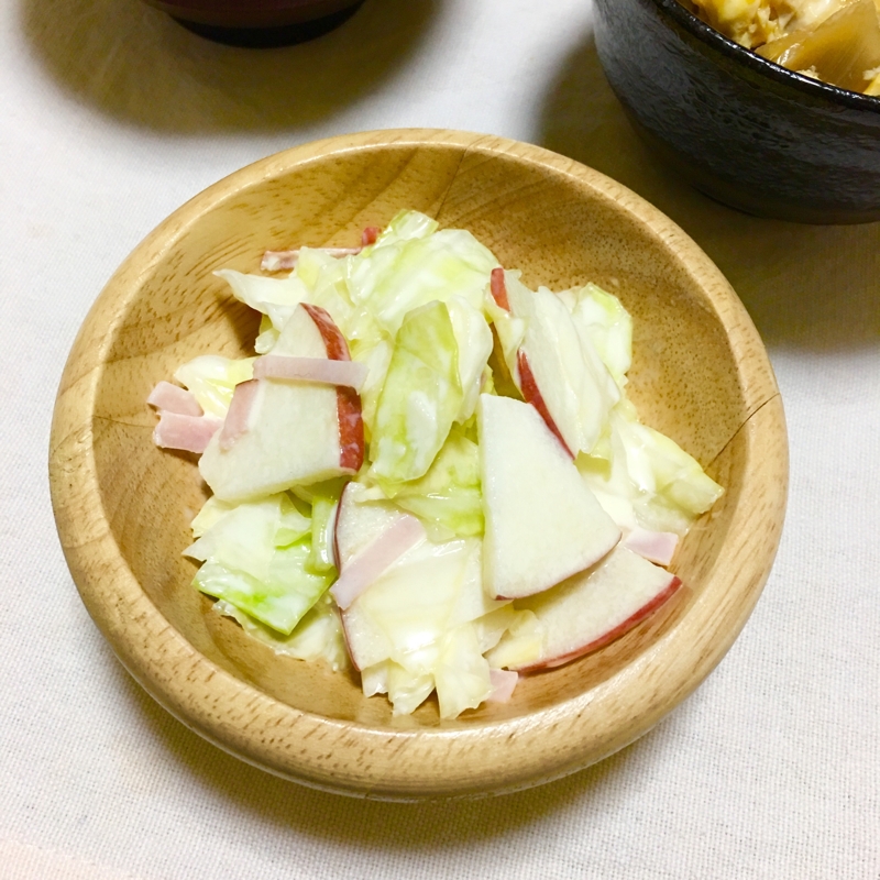 子供が大好きな♪林檎とハムのキャベツマヨサラダ♡