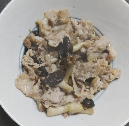 たっぷりきのこと豚肉のにんにくみそマヨ炒め