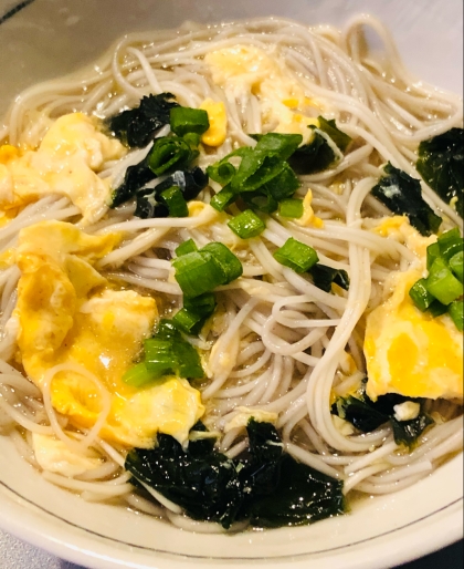 夜食にどうぞ♪我が家の“卵とわかめのにゅうめん”