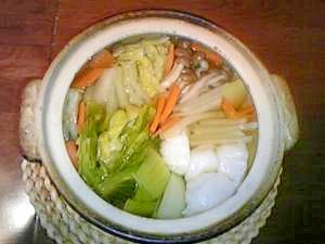 ラー油ポン酢で食べる☆もちもち餃子の中華鍋