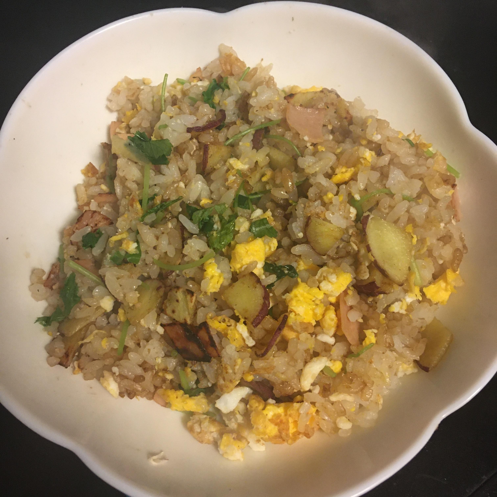 さつまいも、ハム、三つ葉の卵チャーハン