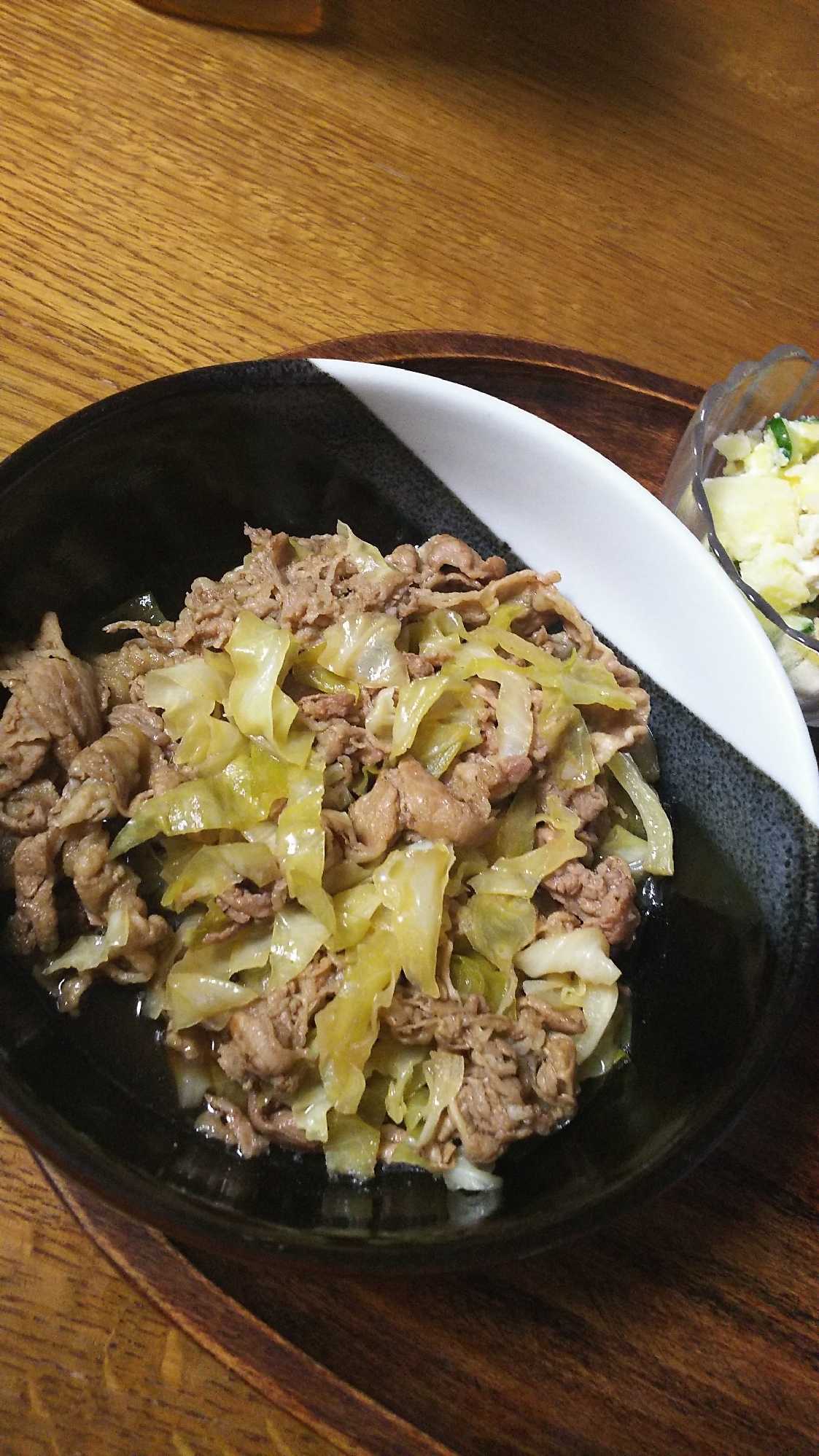 キャベツと牛肉の牛丼風