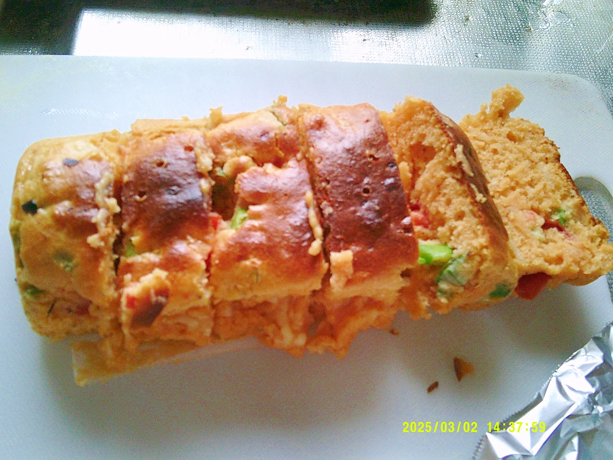 HMでトマト入りケークサレ