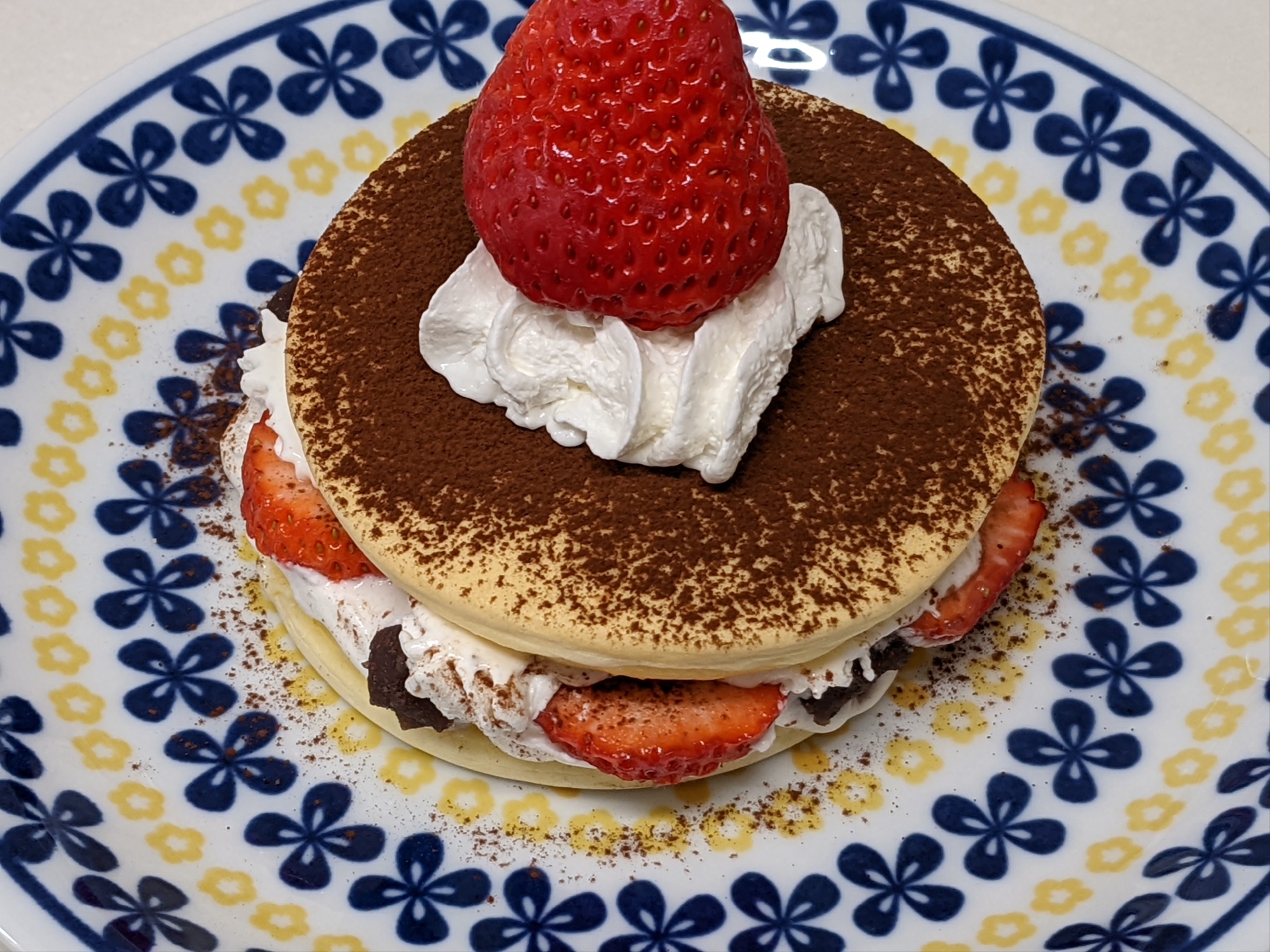 バレンタインに♡いちごのチョコ風パンケーキ