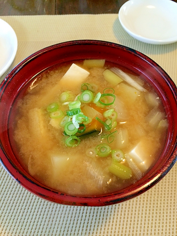 2つの芋とかぼちゃの味噌汁