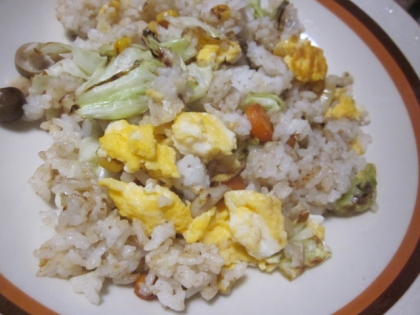 おやつカルパスとレタスの卵チャーハン