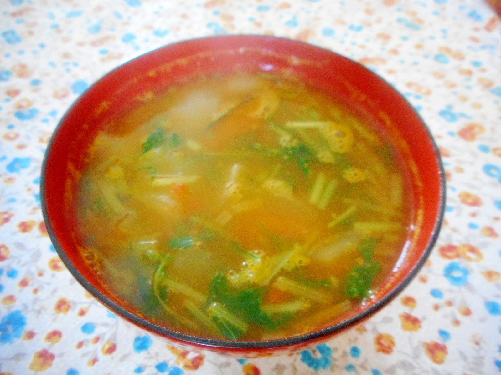 カボチャと水菜と新玉ねぎの味噌汁