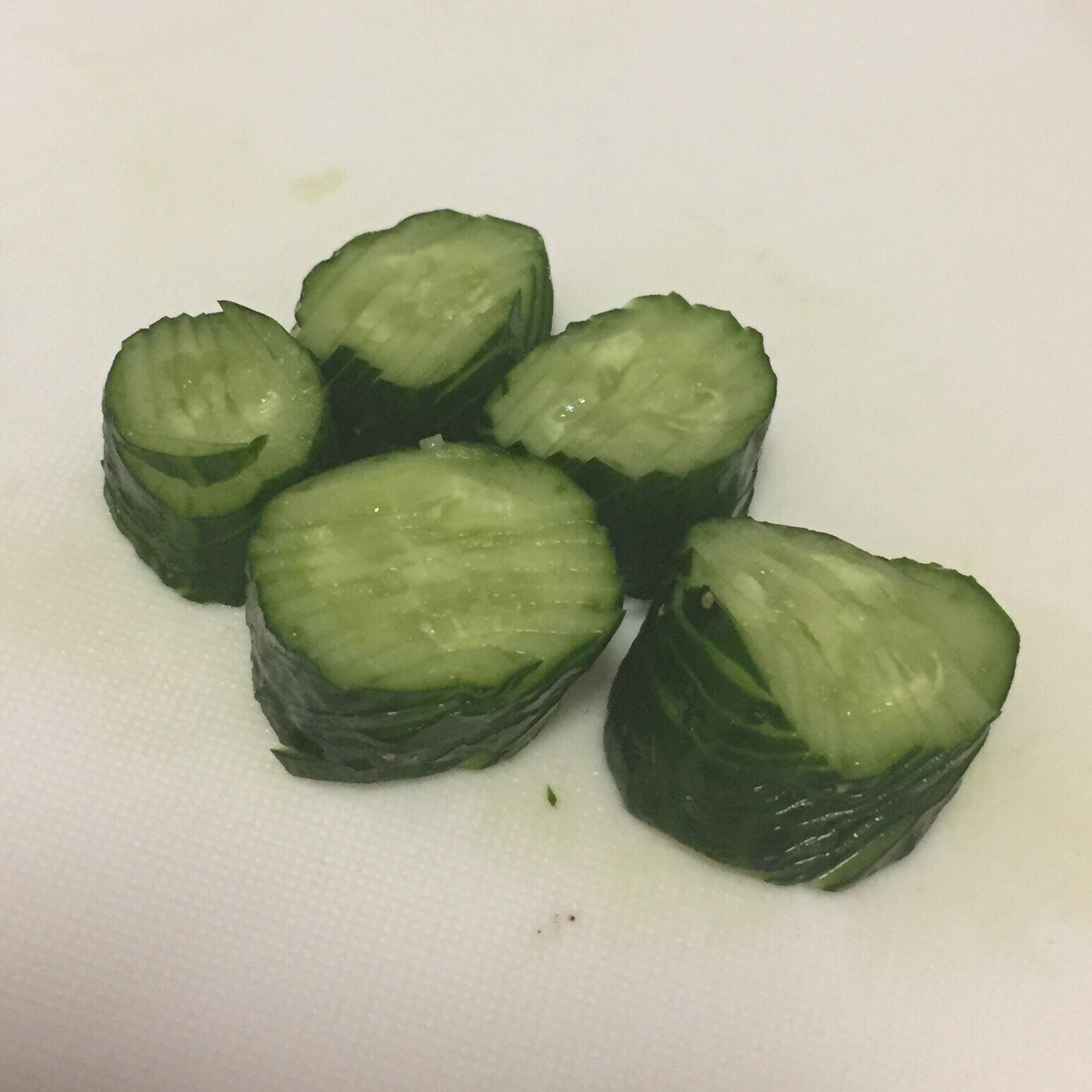 味が染み込む 簡単きゅうりの切り方 レシピ 作り方 By ゆいのまま 楽天レシピ