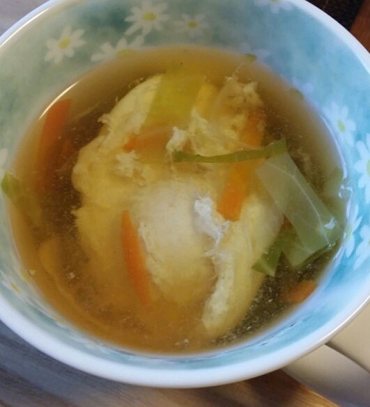 野菜入り☆半熟ポーチドエッグの玉ねぎスープ