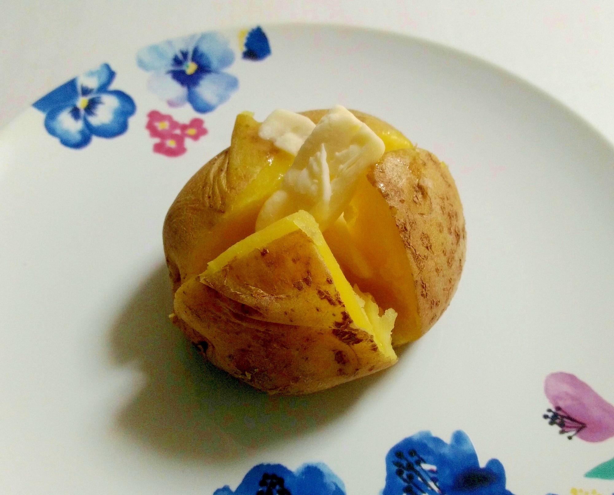 電子レンジで簡単☆じゃがバター レシピ・作り方 by うーころちゃん - 楽天レシピ