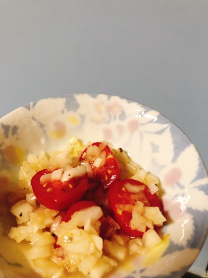 新玉ねぎもミニトマトもちょうどあったので作ってみました！サッパリしてて美味しいです！