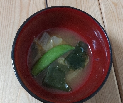 白菜 絹さや わかめのお味噌汁