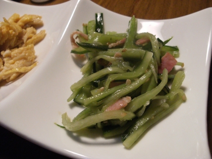 作ってる最中でカニカマがないことに気づいて、
急遽ハムを入れました。簡単で美味しかったです。
次回はカニカマで作ってみます。