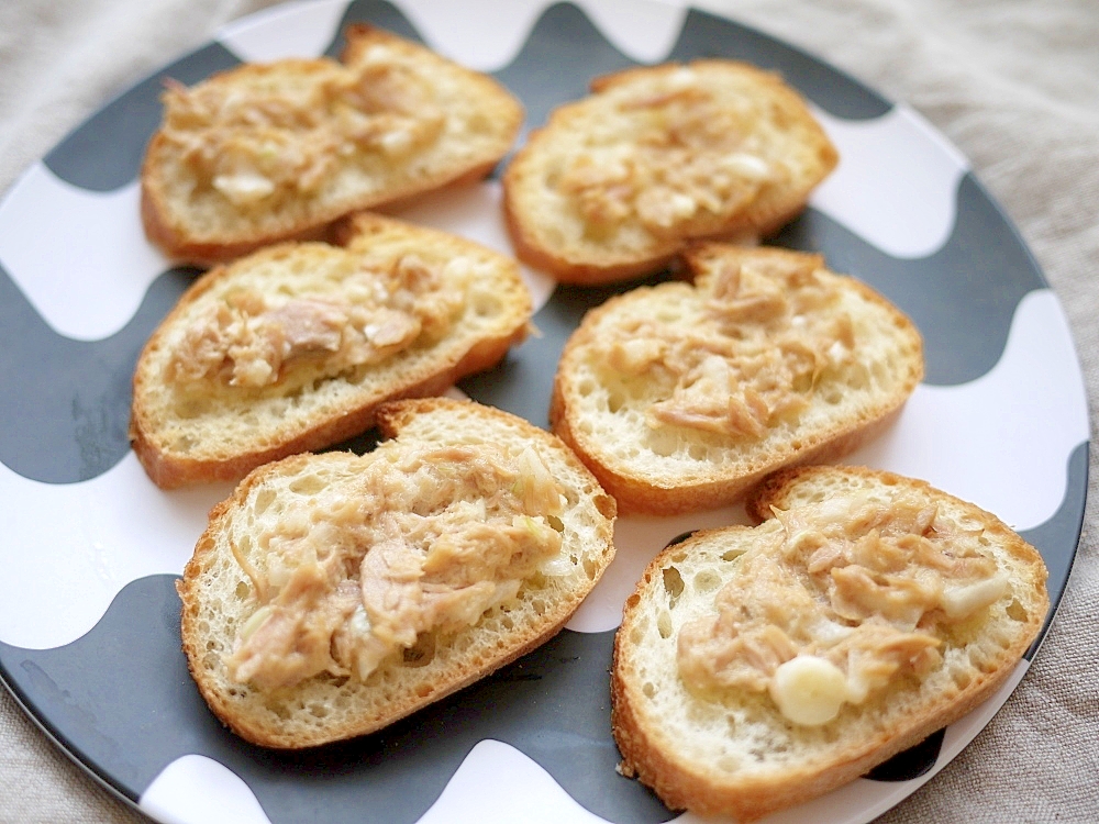 一度食べたら止まらない!フランスパンでツナトースト