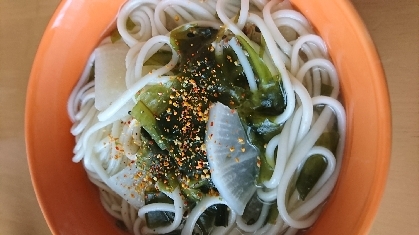 素麺を乾麺のままお味噌汁に入れて手間いらず