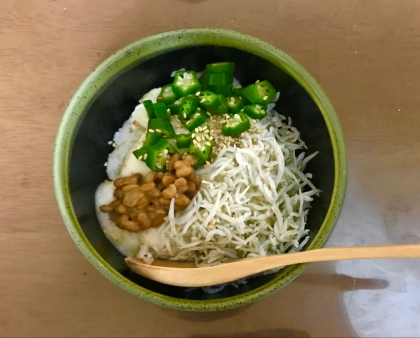 しらすとろろ丼