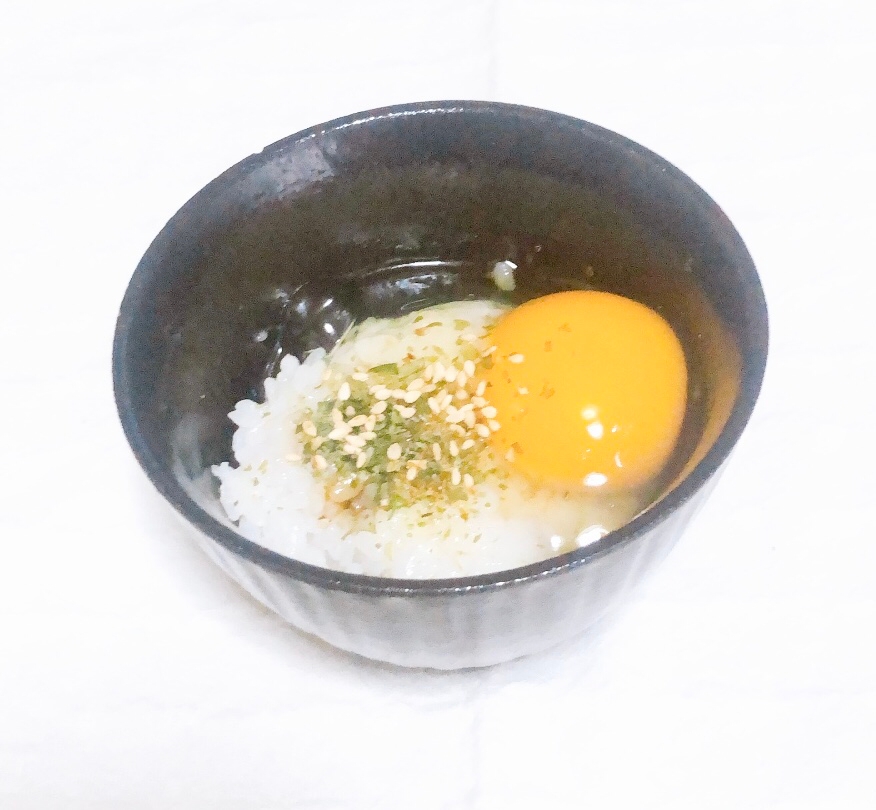 簡単⭐白ごまと青のりの卵かけご飯
