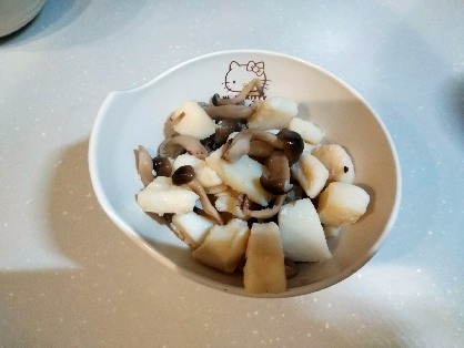 いかとしめじの鶏ガラにんにく炒め♪