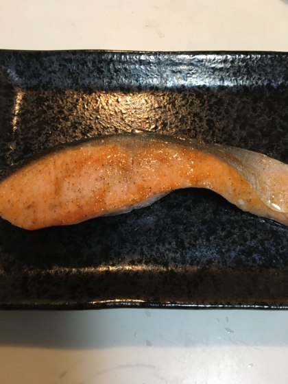 生鮭のごま油焼き