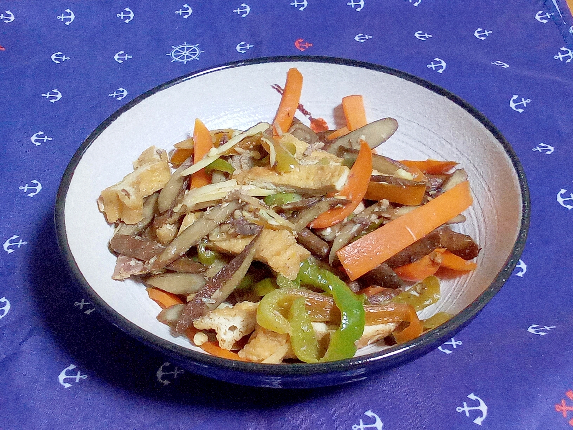 ピーマンたっぷり♥️鯖缶できんぴらごぼう