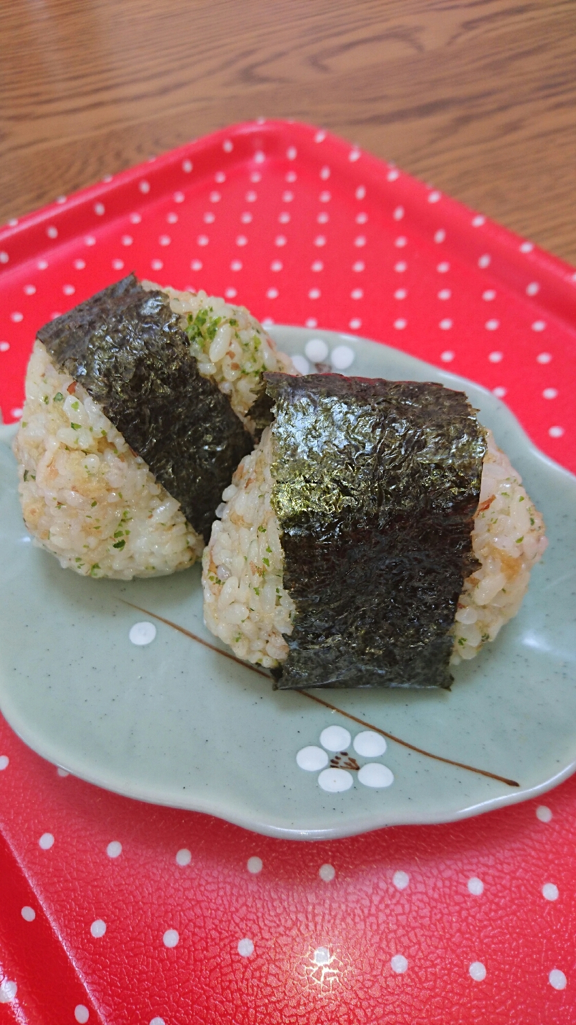 天かすと麺つゆと青海苔とかつお節の簡単におにぎり