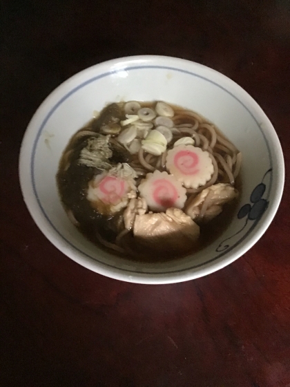 簡単ランチ♪鶏ハムととろろ昆布のお蕎麦