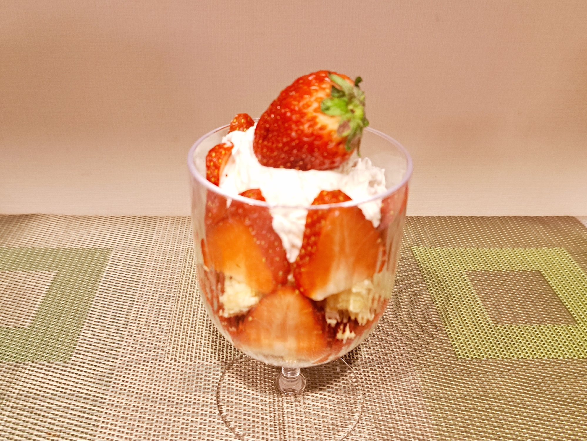 ひなまつりに！お家で簡単デザート！いちごパフェ