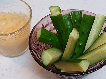 グリーンカレーマヨソースで野菜スティック