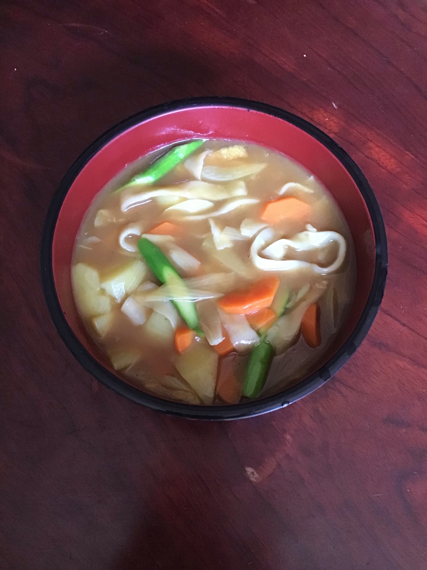 白出汁のカレーおっきりこみうどん。