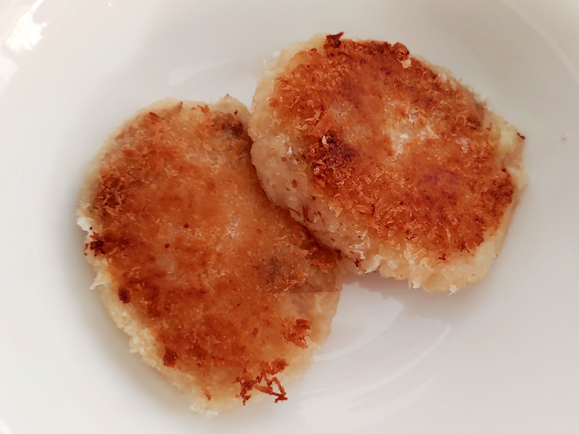 残った肉じゃがやじゃがいもの煮物で　コロッケ