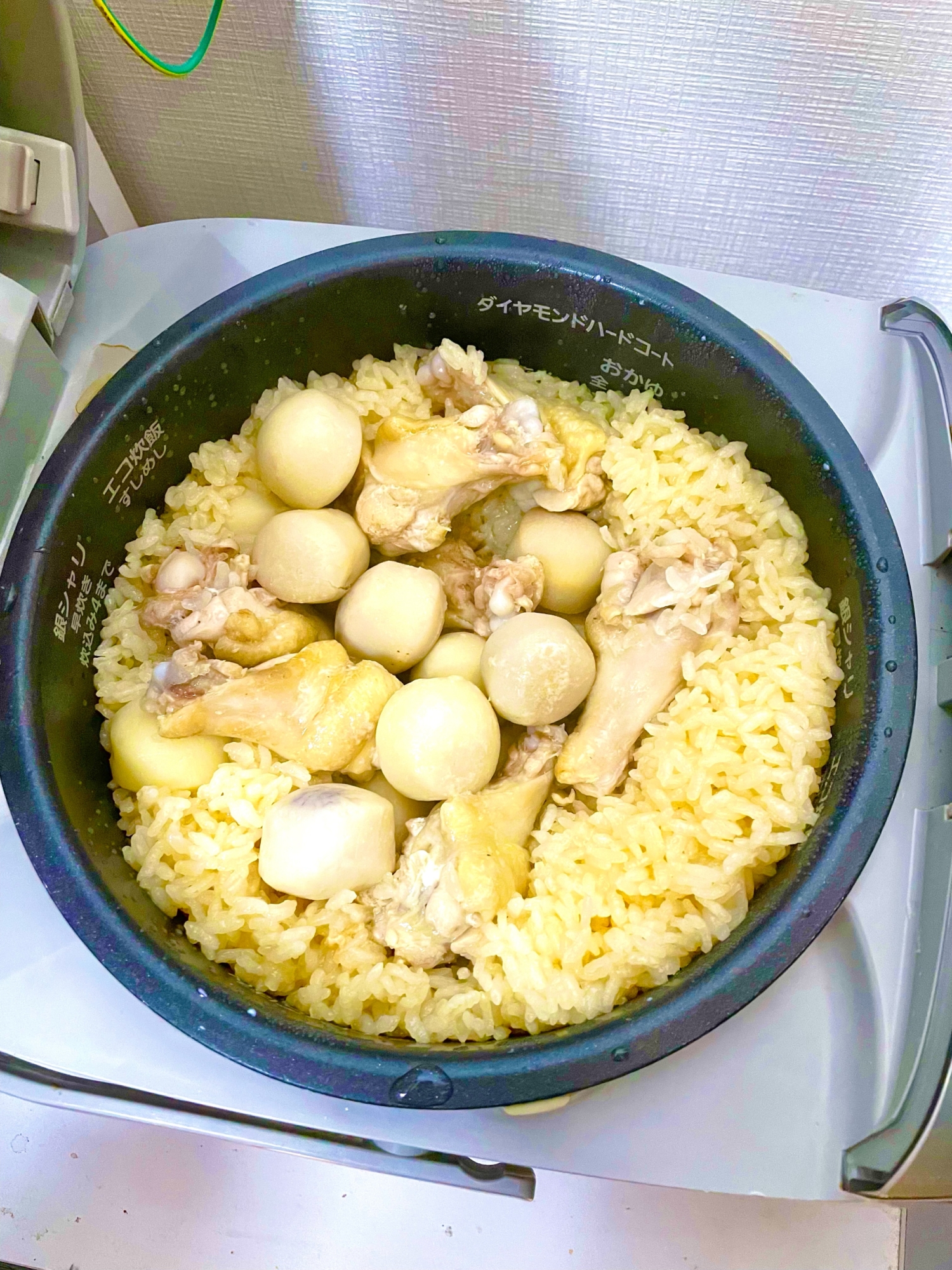 里芋が主役！里芋と鶏の炊き込みご飯