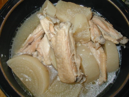 塩麹でやわらか鶏肉と大根の煮物