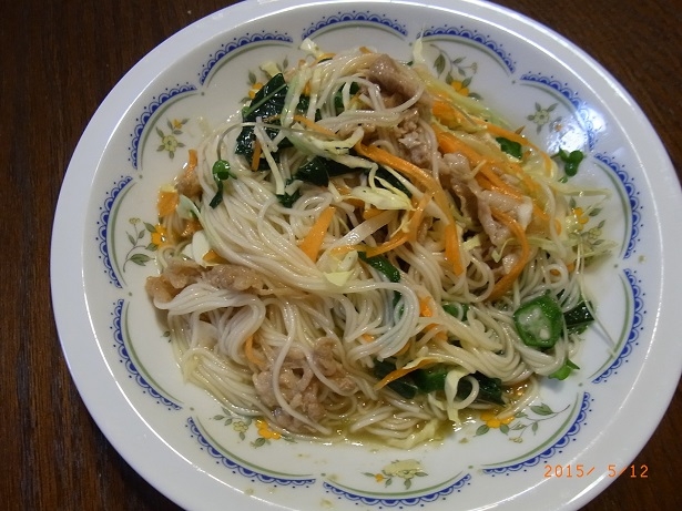 野菜もガッツリ！そうめんまぜまぜ～♪