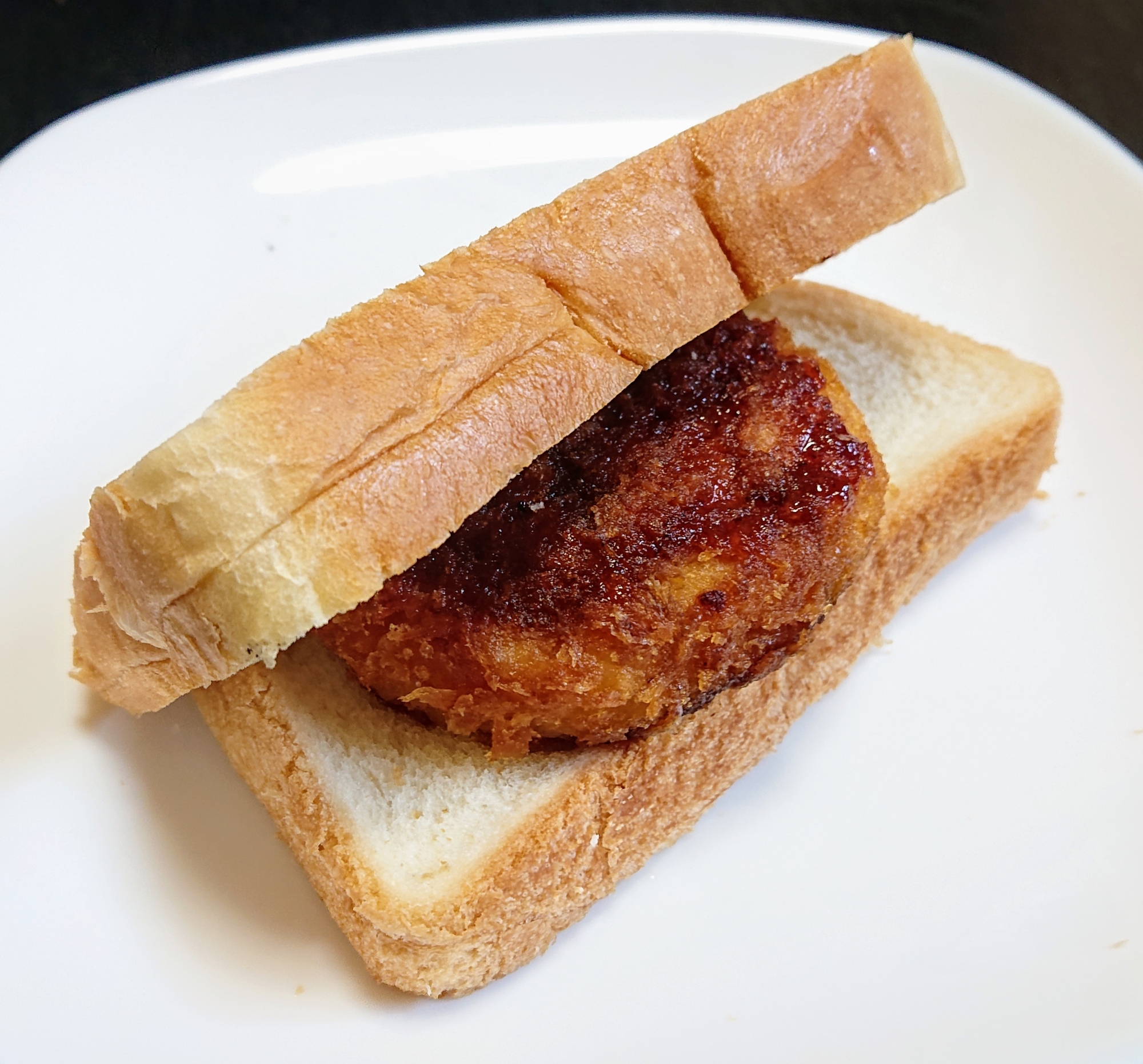 じゅわっと美味しいクリコロサンド