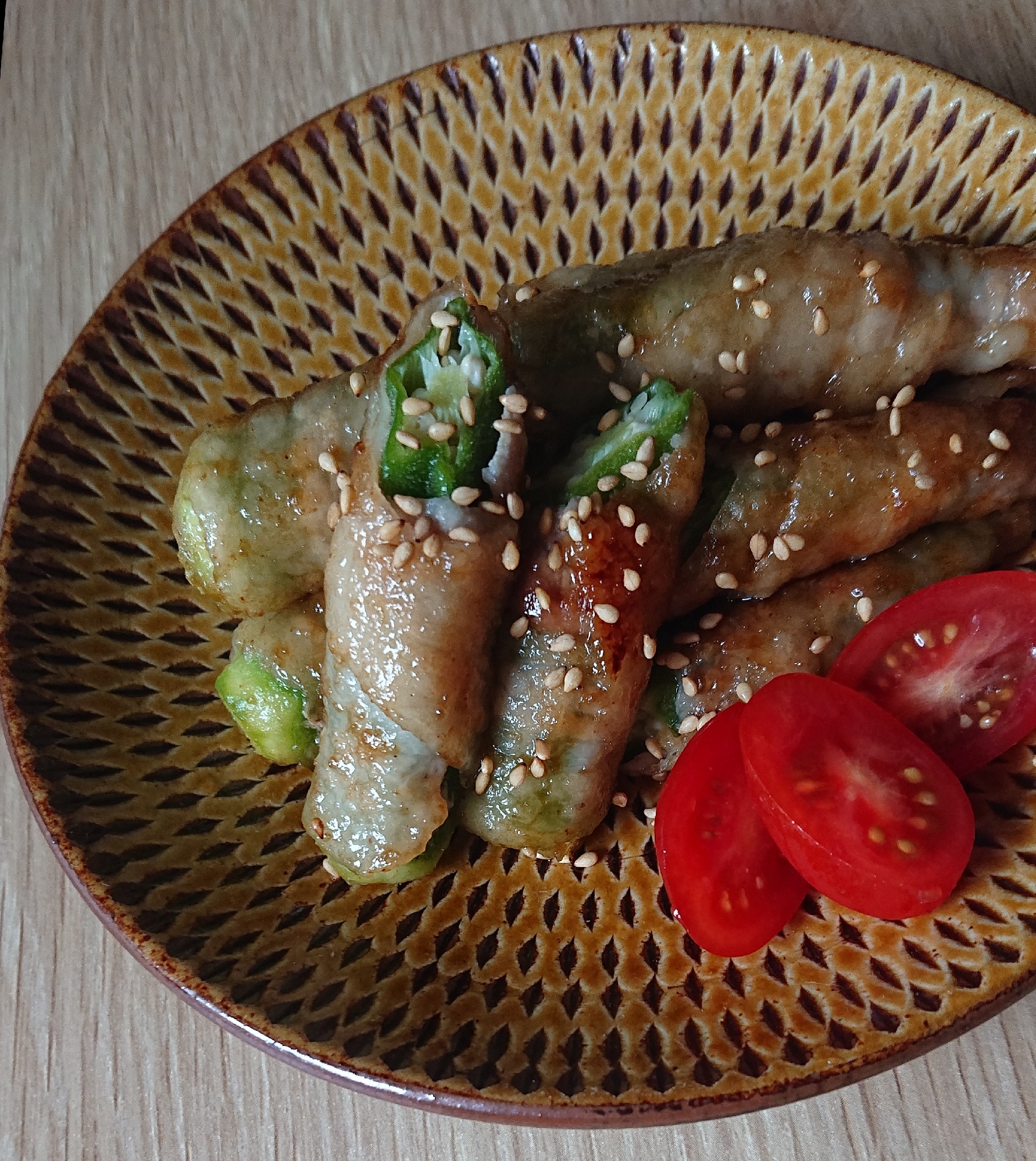 おつまみに、お弁当に！肉巻きオクラのスタミナ焼き