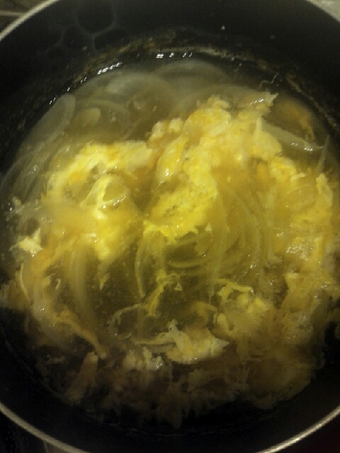 玉ねぎと卵の中華スープ