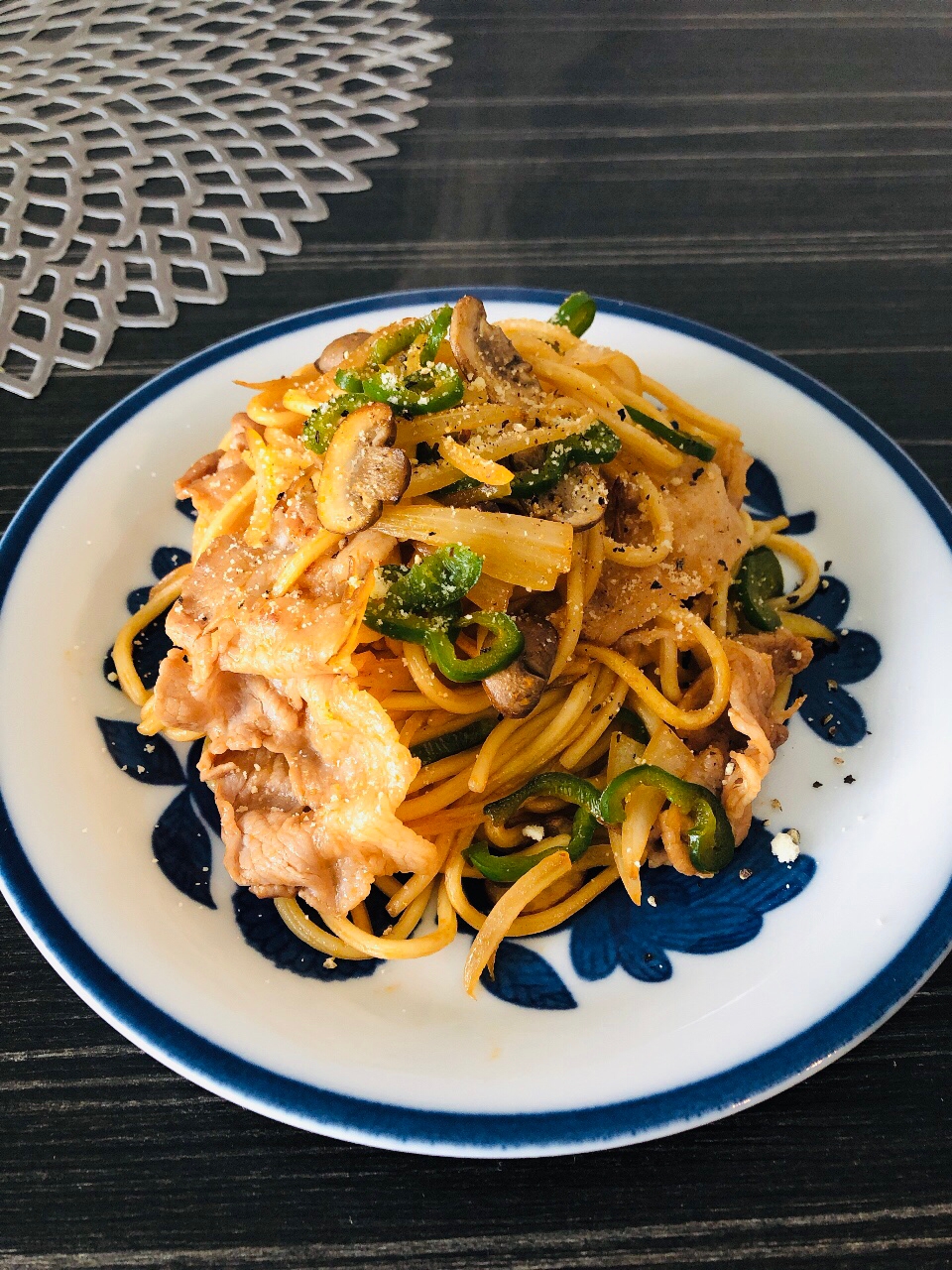 マッシュルームとピーマンのナポリタン風焼きそば