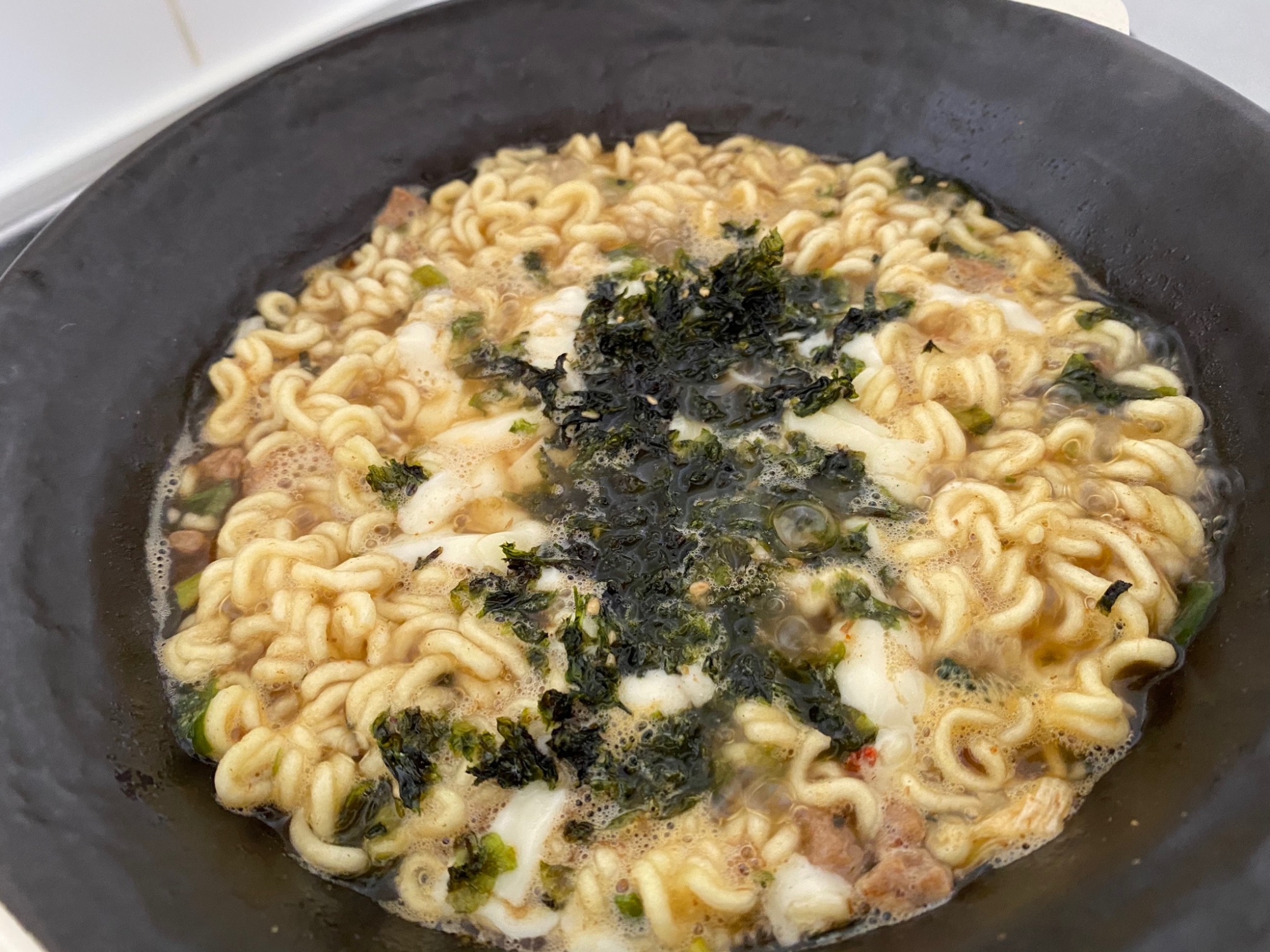 辛ラーメンで！辛くないチーズラーメン