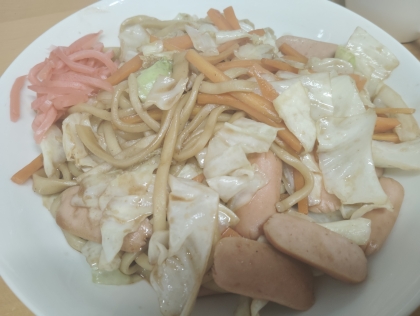 豚ひき肉とキャベツ人参玉ねぎの焼きそば