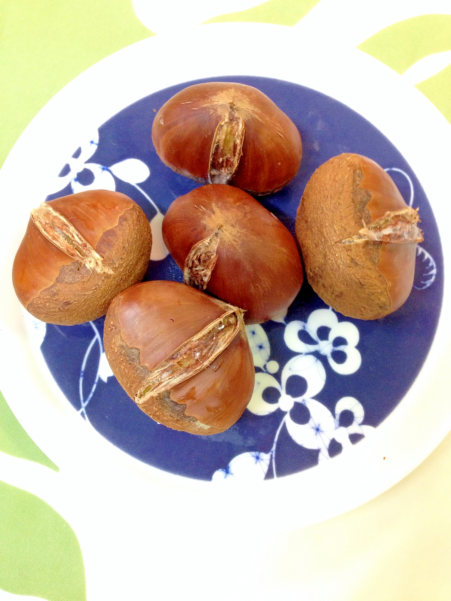 ダッチオーブンで焼き栗