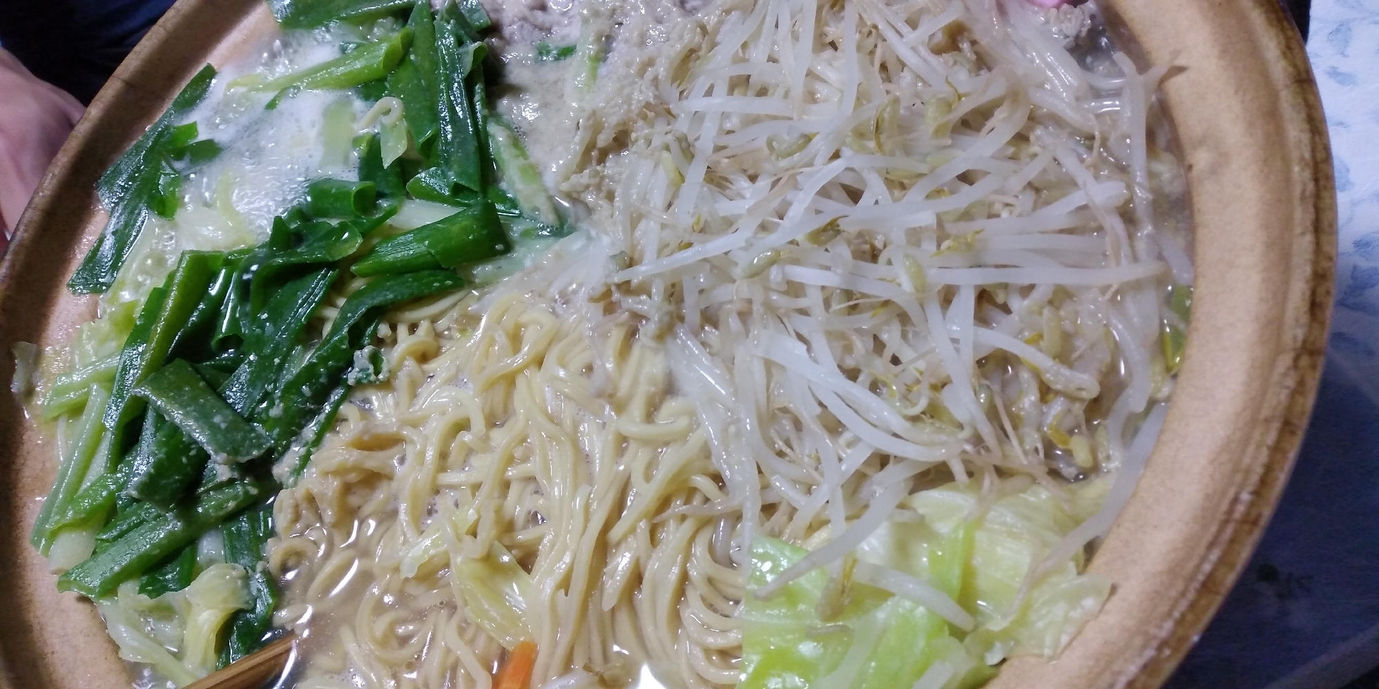 牡蠣入り、ちゃんぽん味の鍋ラーメン！