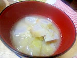 生姜入り♪京芋と白菜の味噌汁