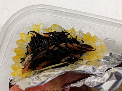 しめじといんげんとにんじんのひじきの煮物