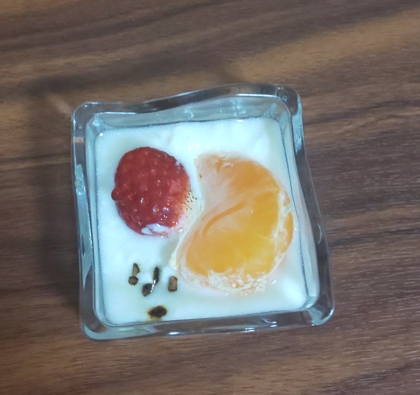 ヨーグルトに♪いちごみかんコーヒーを