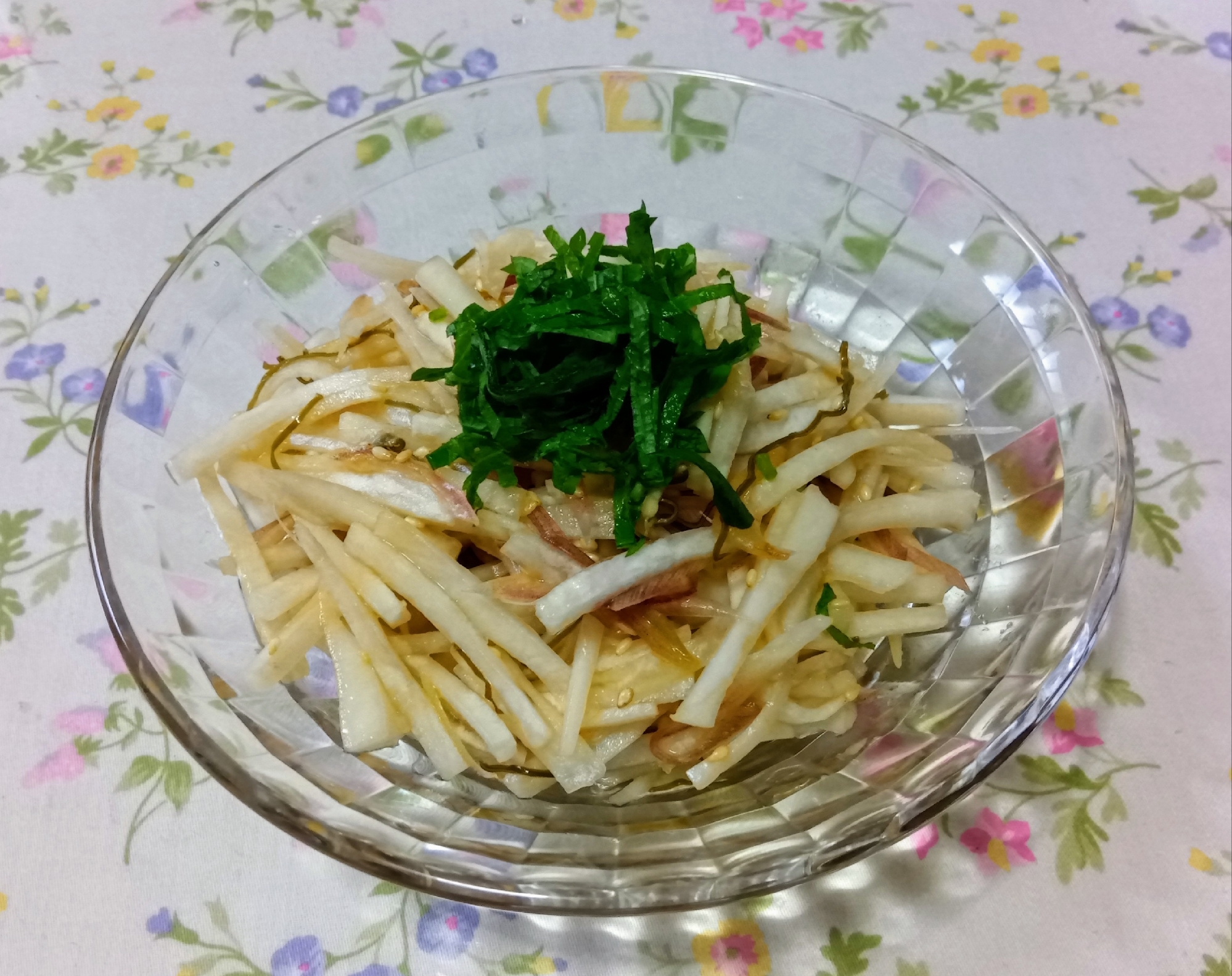 切って和えるだけ！大根とみょうがのサラダ