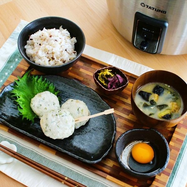 ＼大同電鍋レシピ／雑穀ごはんと大葉ザーサイつくね