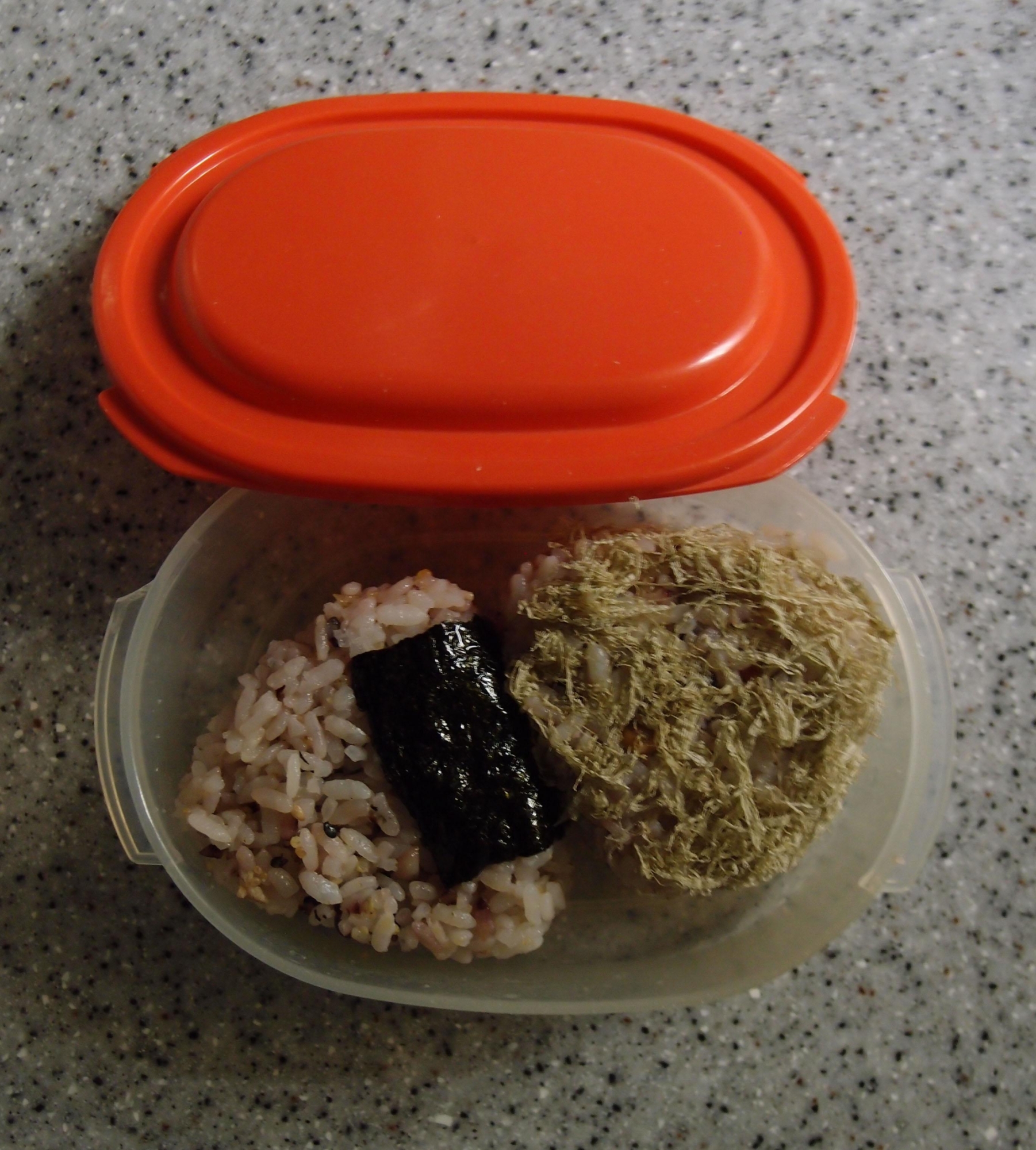 雑穀米で☆えのきバターのおにぎり弁当