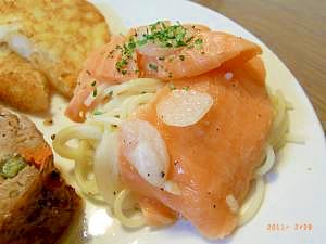 すし酢で簡単!サーモンのマリネパスタ